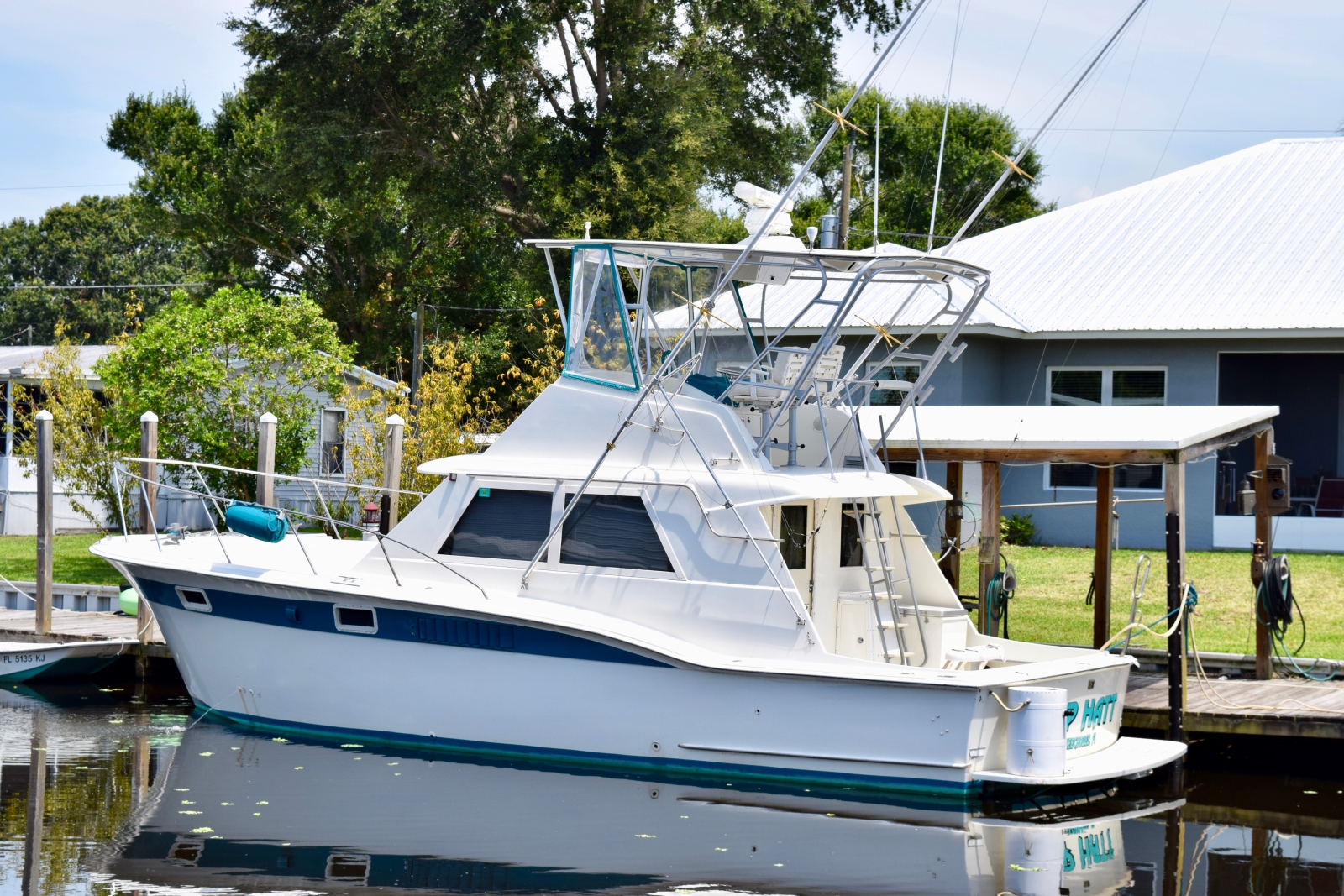 Refitted 1971 Hatteras 38 Convertible