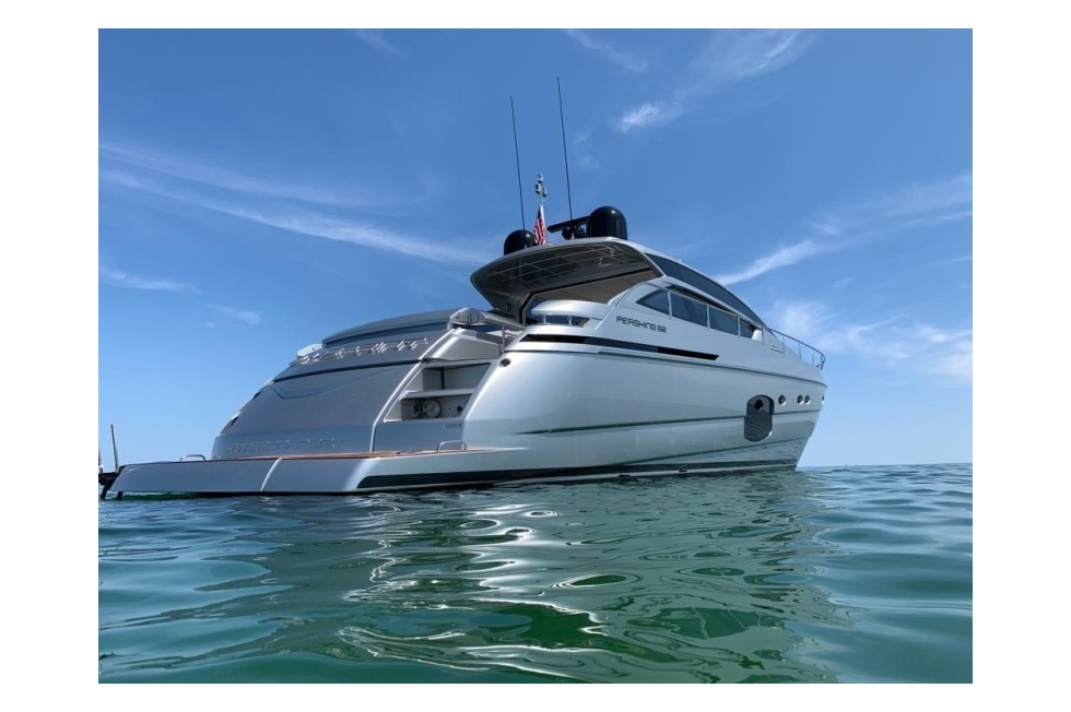 2018 Pershing Express Yacht